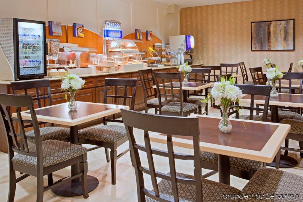 Holiday Inn Express Houston North-1960 Champions Area المظهر الخارجي الصورة