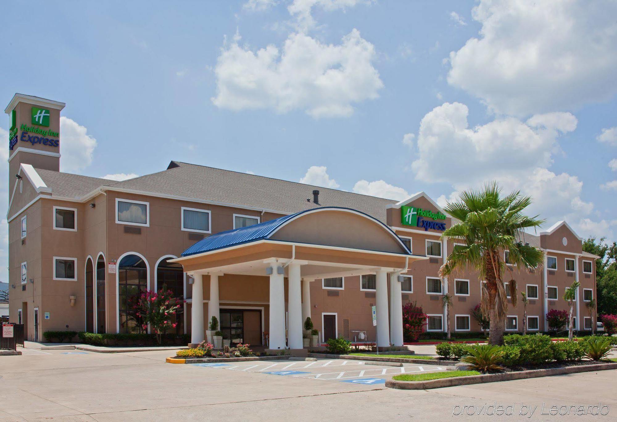Holiday Inn Express Houston North-1960 Champions Area المظهر الخارجي الصورة
